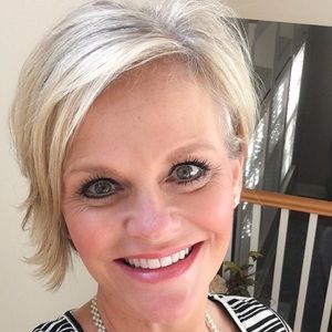 Meet your Posher, Tia